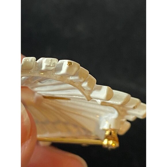 Vintage Crown Trifari White Starburst Brooch Pin J0200 - Picture 8 of 12